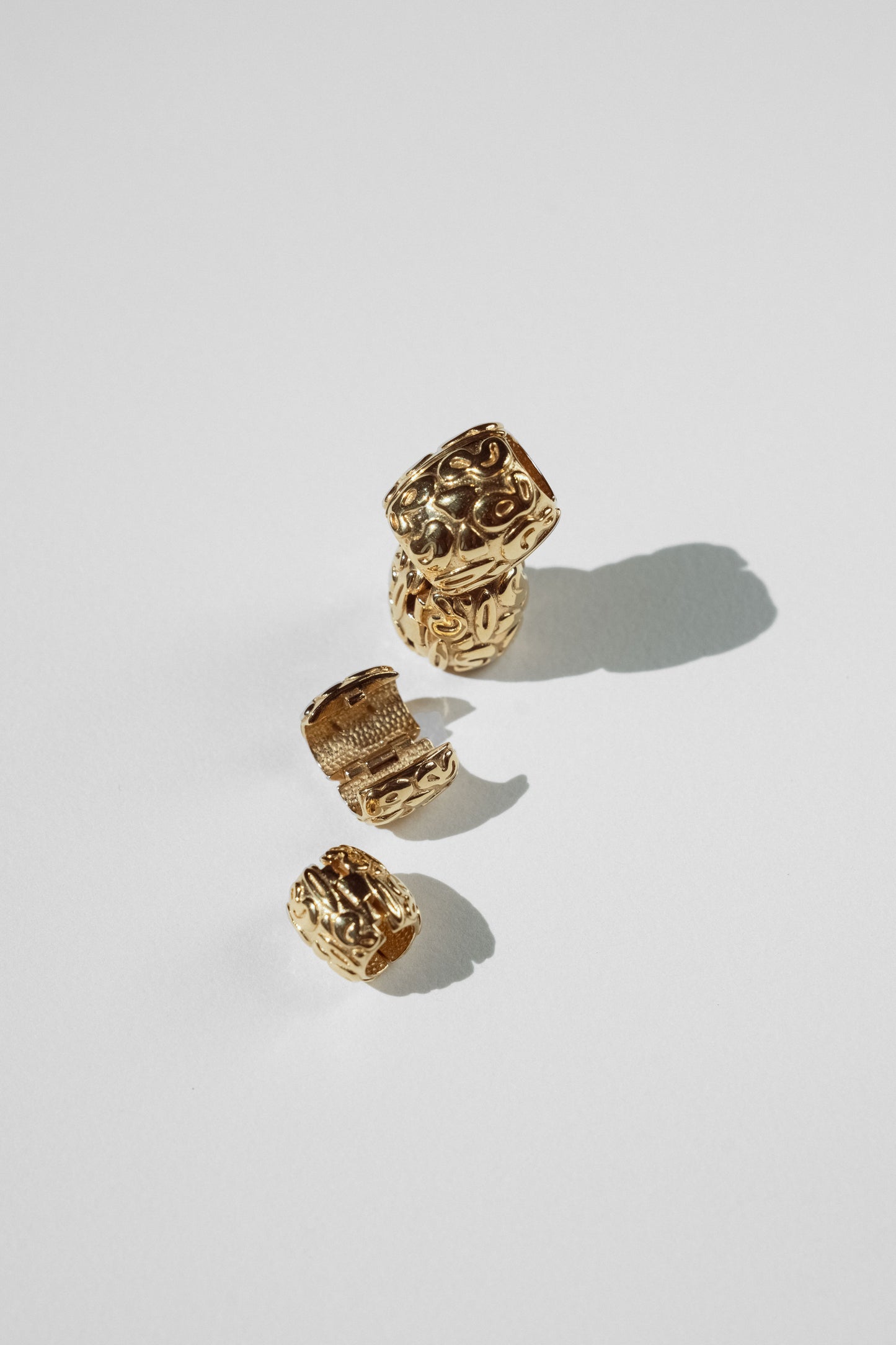 SINCERE GOLDEN CLASP CHARM