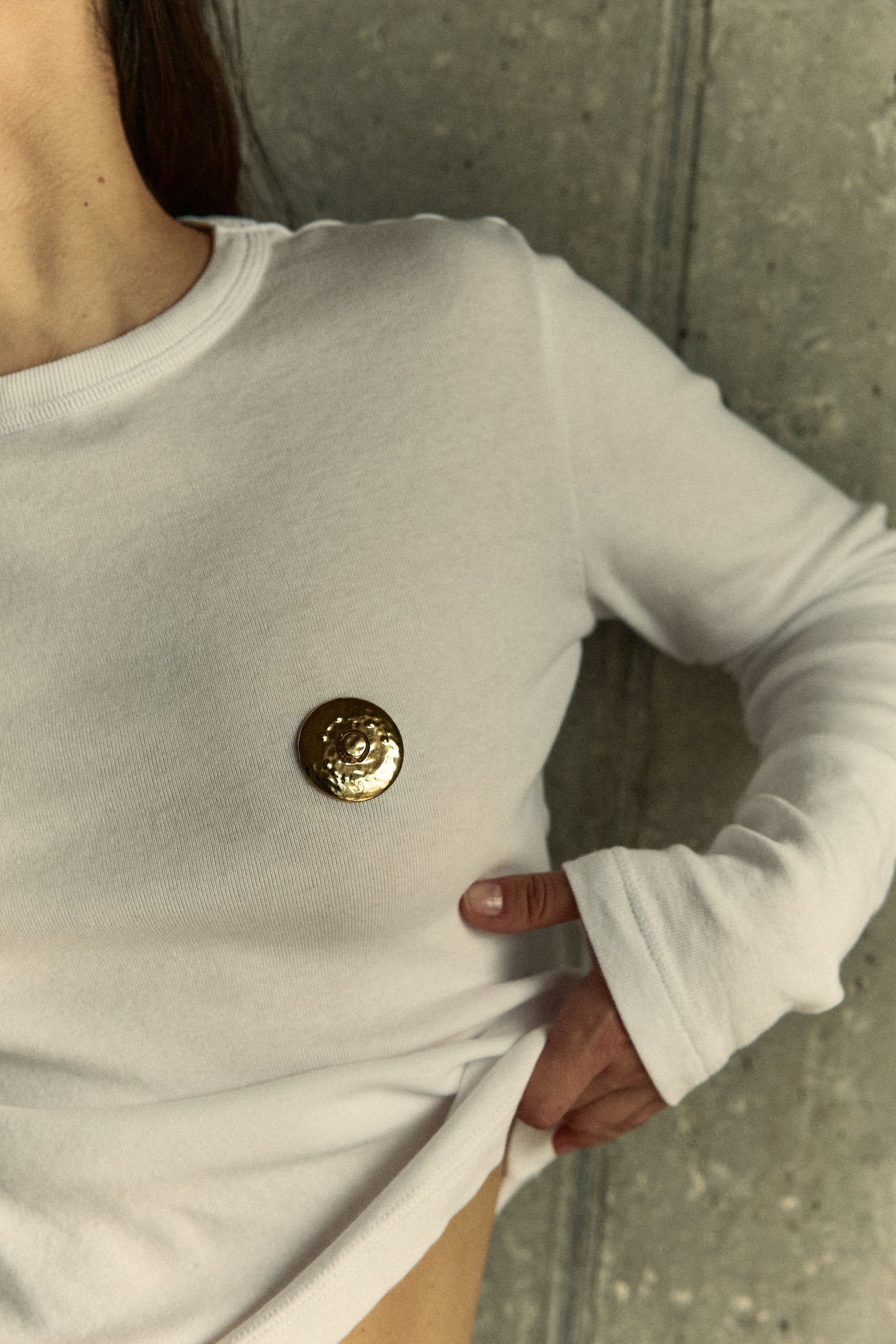 SINCERE GOLDEN TEXTURED NIPPLE PIN